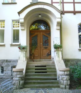 Portal der Villa Grah